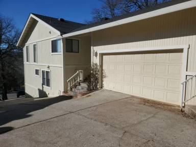 Main picture of 18554 Jayhawk Dr