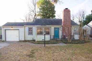 Main picture of 218 E 33rd Pl