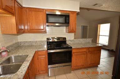 Main picture of 17807 Farley Trl