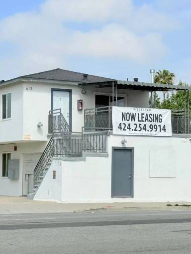 Main picture of 613 S Prairie Ave