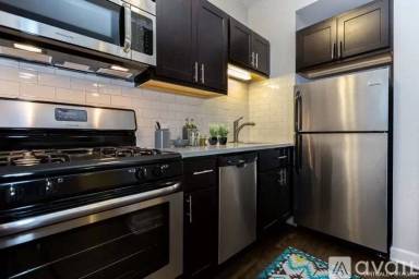 Main picture of 1357 W Touhy Ave