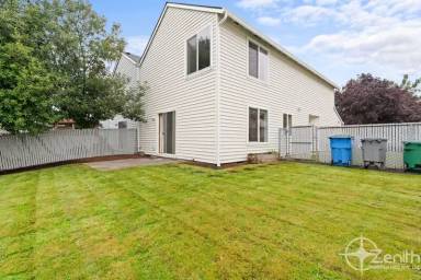 Main picture of 3012 NE 116th Ave