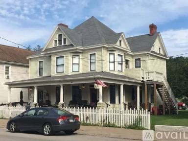 Main picture of 237 Main St