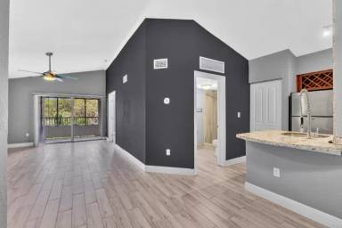 Main picture of 2850 N Oakland Forest Dr