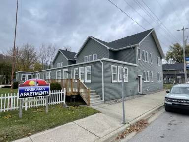 Main picture of 5098 Main St