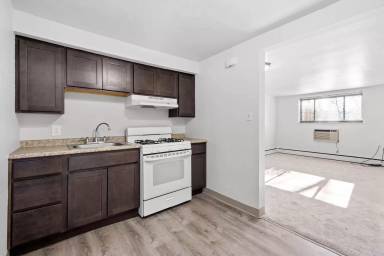 Main picture of 10609 Lindberg Ave