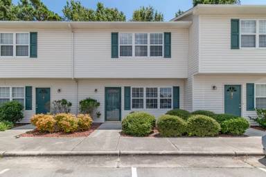 Main picture of 100 Century Ct