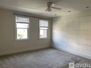 Main picture of 907 Quincy St NW