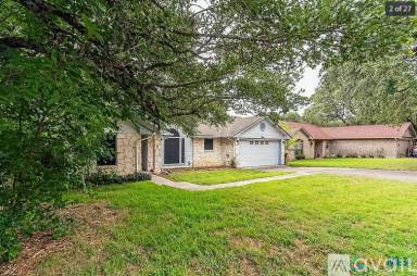 Main picture of 1701 Century Oaks Dr