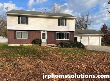 Main picture of 880 E Michigan Ave