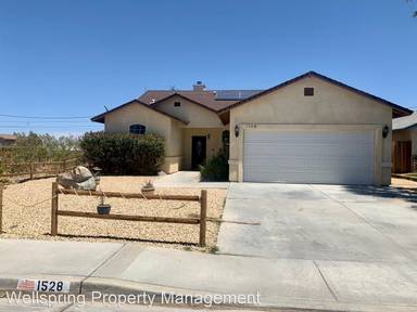 Main picture of 1528 S Yorktown St