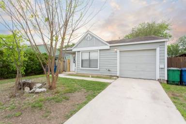 Main picture of 6339 Village Clb