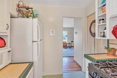 Main picture of 6465 Julie St