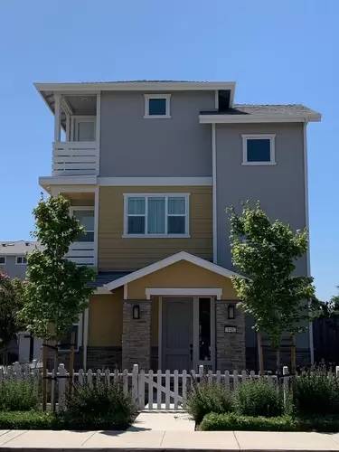 Main picture of 1452 North Ln