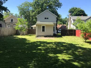 Main picture of 35 Porter St