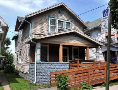 Main picture of 557 Austin St