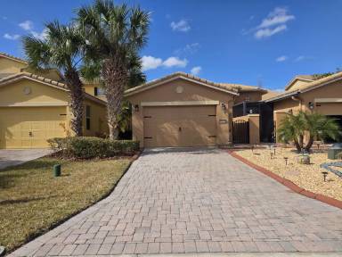 Main picture of 2435 Palm Tree Dr