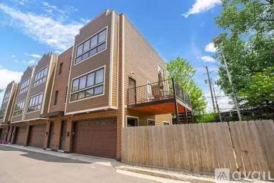 Main picture of 2957 W Cornelia Ave