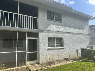 Main picture of 462 Fairways Cir