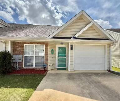 Main picture of 302 Caldwell Cir