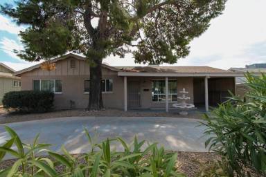 Main picture of 1023 E El Camino Dr