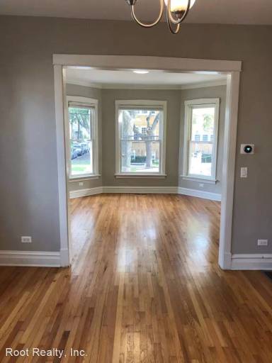Main picture of 5124 N Claremont Ave