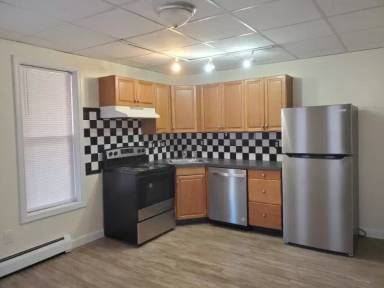 Main picture of 21 Dubois St