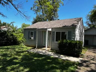 Main picture of 1916 SE Illinois Ave