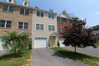 Main picture of 2242 Deyerle Ave