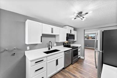 Main picture of 1100 Rosemary Street