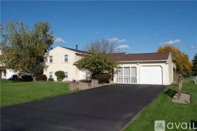 Main picture of 7934 Davis Rd N