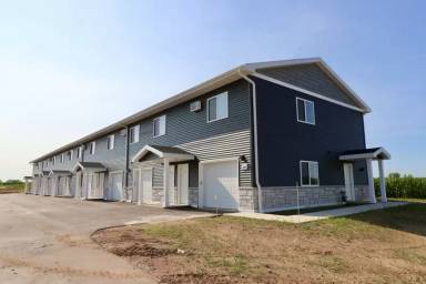 Main picture of 305 N 3rd St