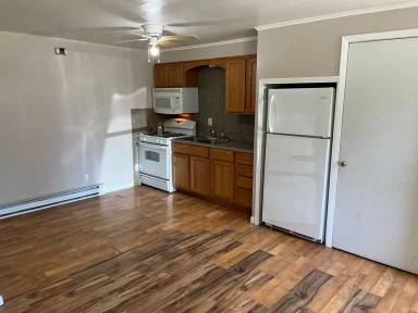 Main picture of 1546 E Cornell Ave