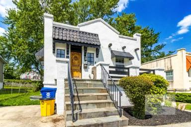 Main picture of 2918 Bauernwood Ave