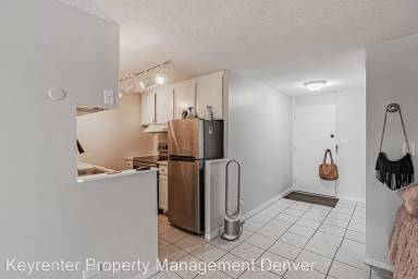 Main picture of 799 Dahlia St