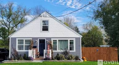 Main picture of 85 Bridge St