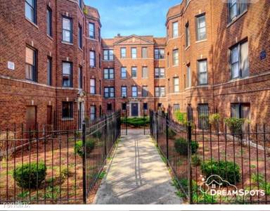 Main picture of 7600 S Essex Ave