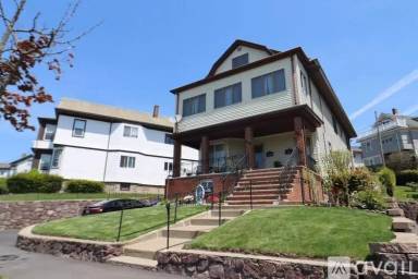 Main picture of 667 Fellsway