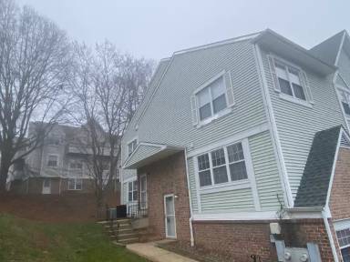 Main picture of 130 Emery Ct