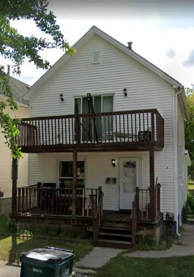 Main picture of 923 N Sycamore St