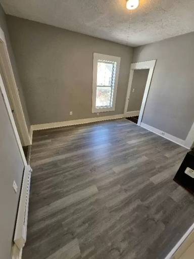 Main picture of 287 Lake Ave