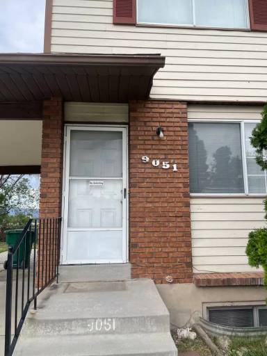 Main picture of 9051 S Corliss Ave