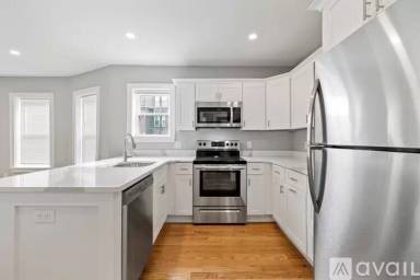 Main picture of 10 Eastman St