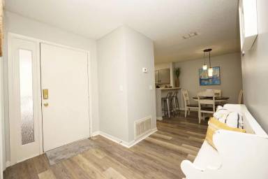 Main picture of 55 Bay Dr