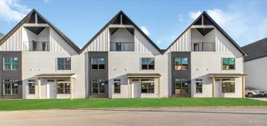 Main picture of 250 Richards St