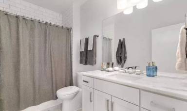 Main picture of 819 D St NE