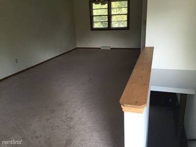 Main picture of 1700 Garden Dr