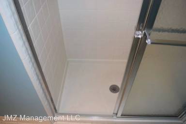 Main picture of 30450 Orchard Lake Rd