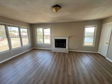 Main picture of 3925 Highridge Dr SW