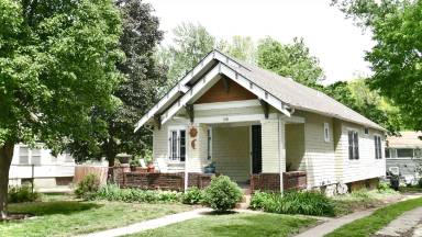 Main picture of 5415 Woodland Ave